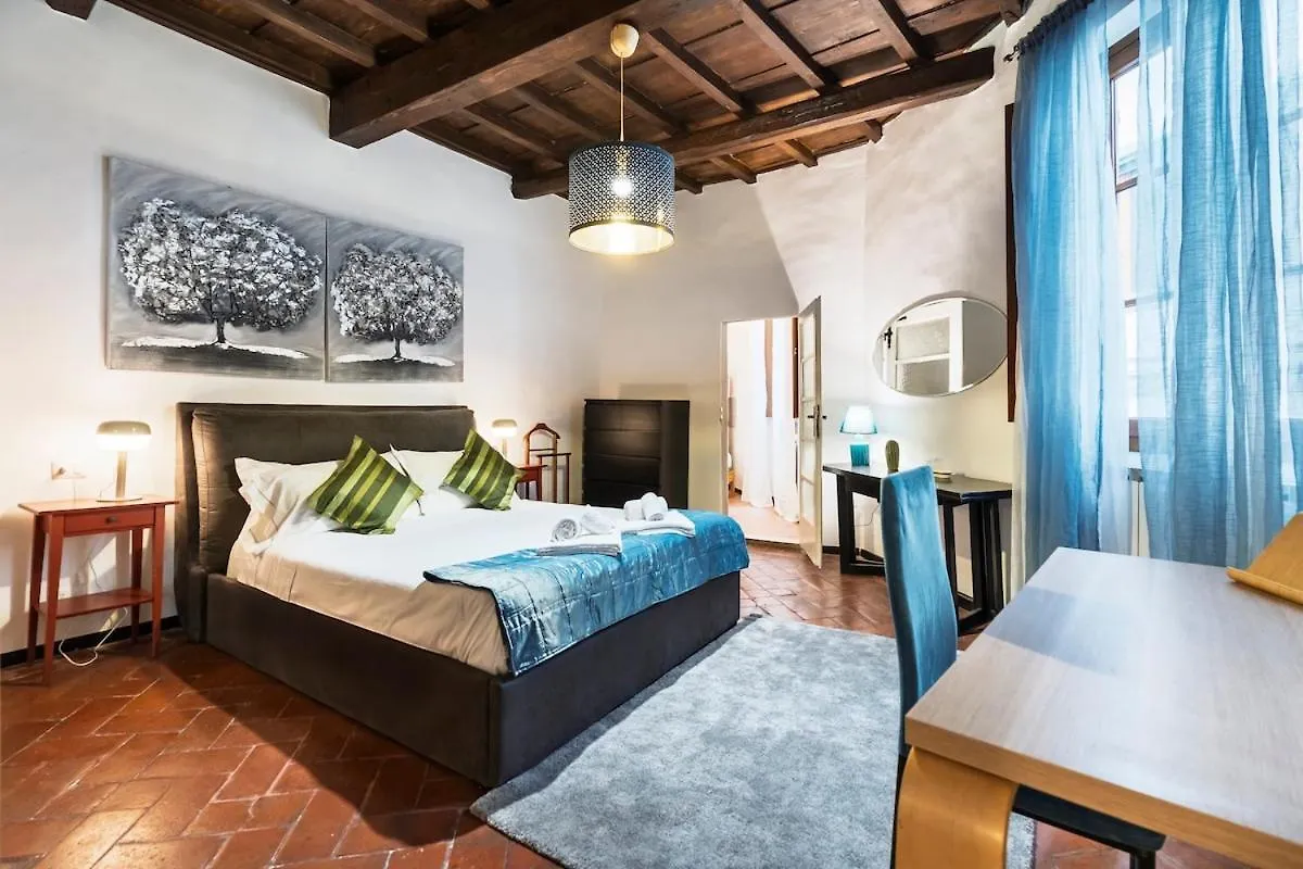 פירנצה Ponte Vecchio Sprone Deluxe Apartment