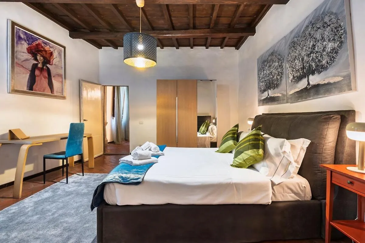 Ponte Vecchio Sprone Deluxe Apartment Florenz