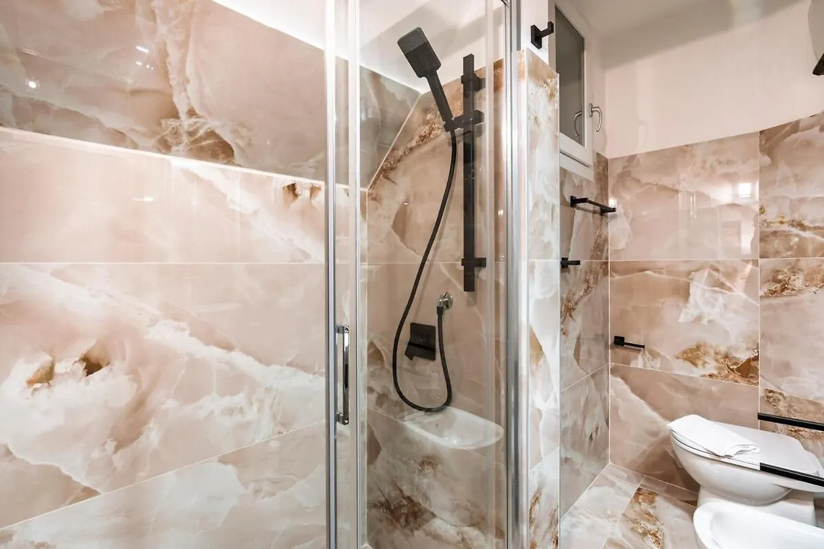 Ponte Vecchio Sprone Deluxe Apartment Florenz